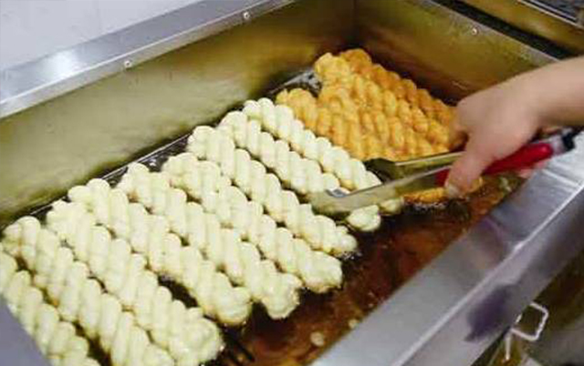 初中沒畢業(yè)靠麻花創(chuàng)業(yè)，第一天賣出4000多根